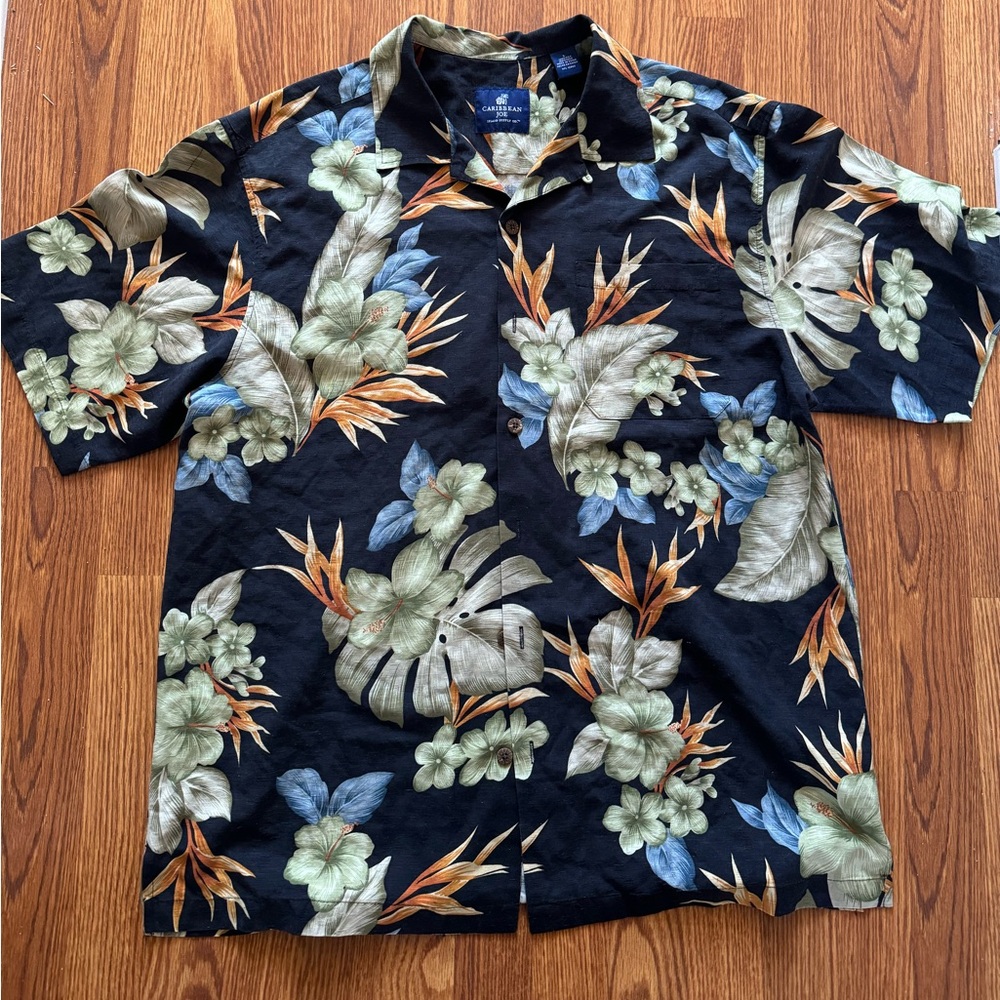 Vintage 100% Silk Hawaiin Floral-print Hibiscus Shirt
